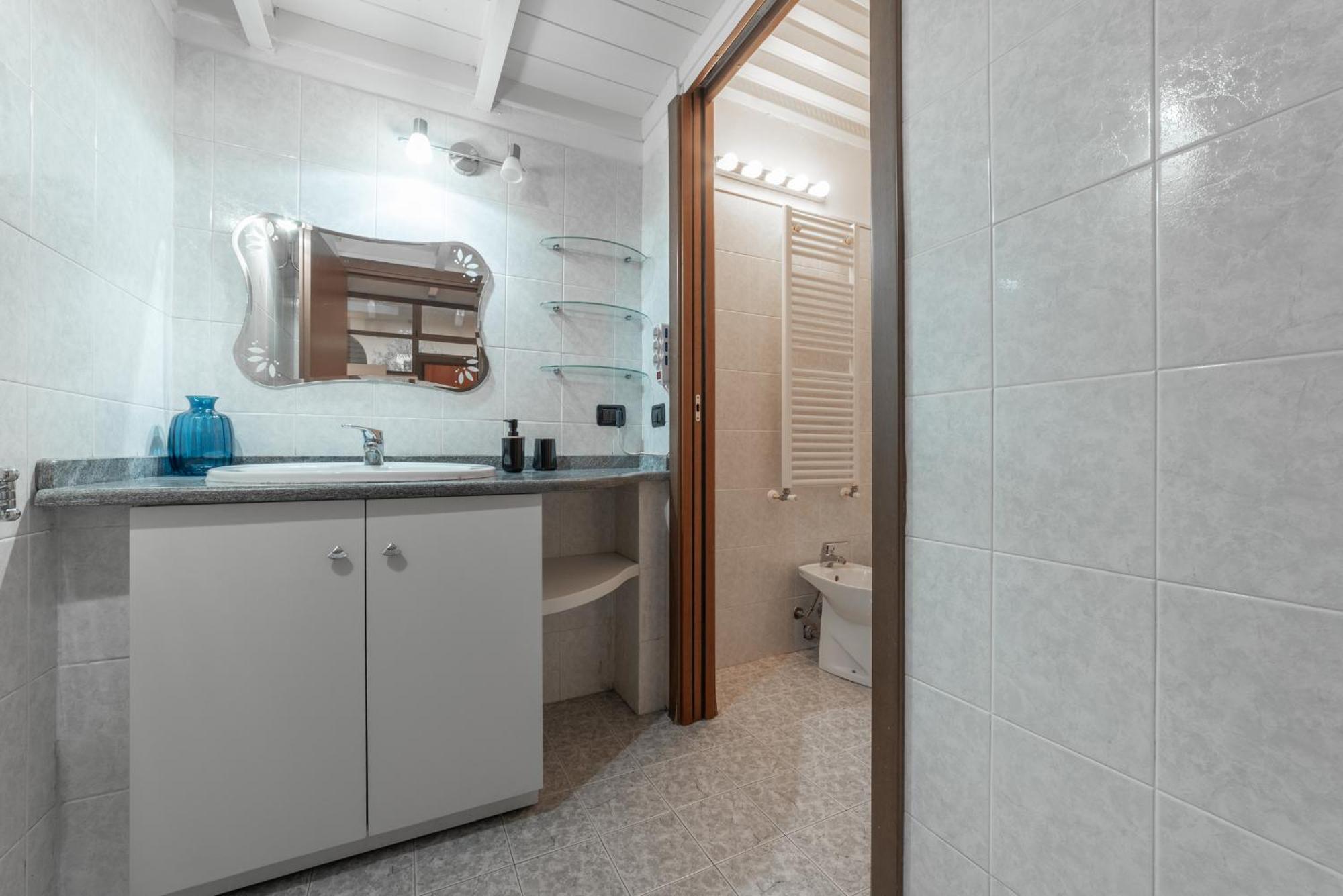 Throat House Apartment Милано Екстериор снимка