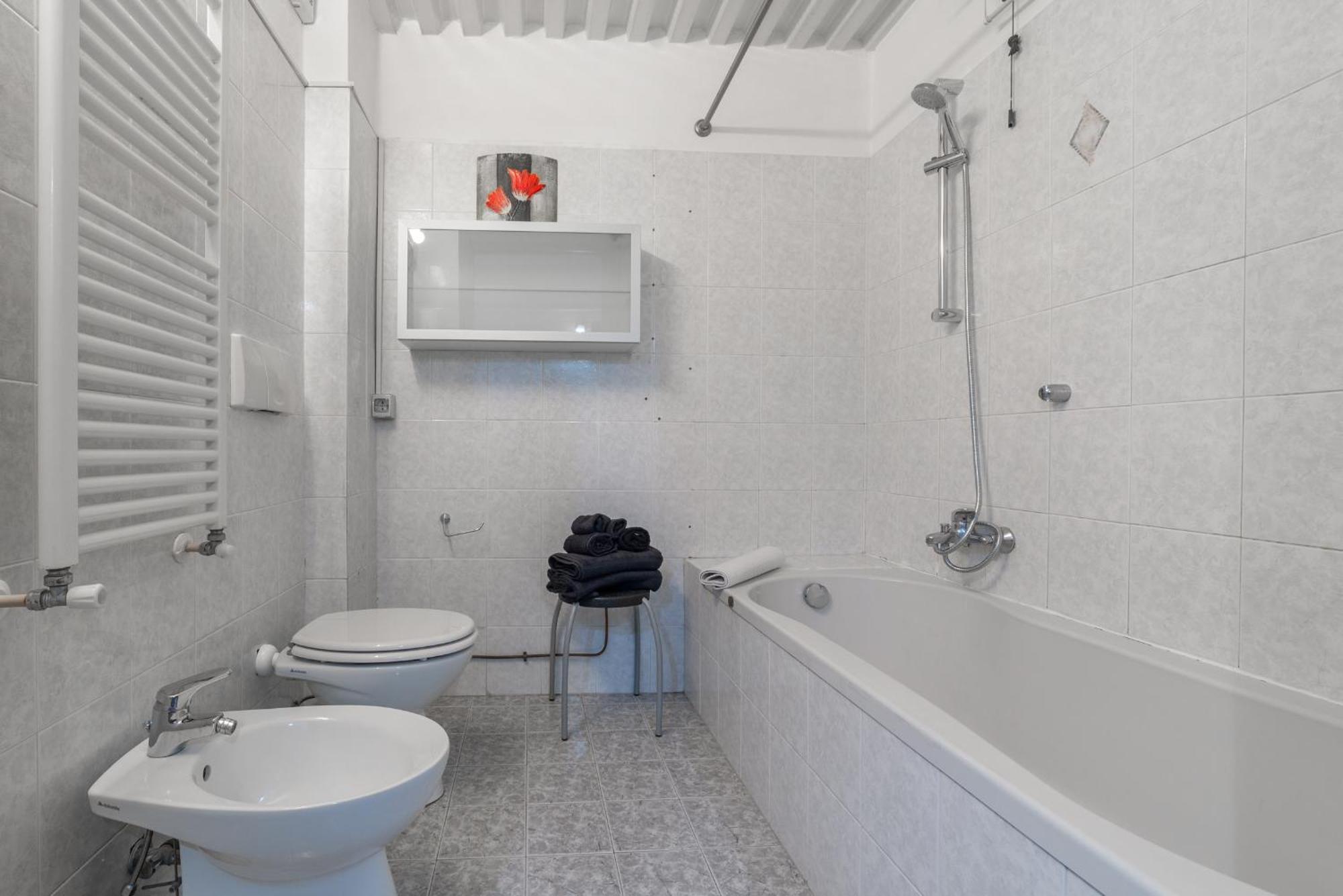 Throat House Apartment Милано Екстериор снимка